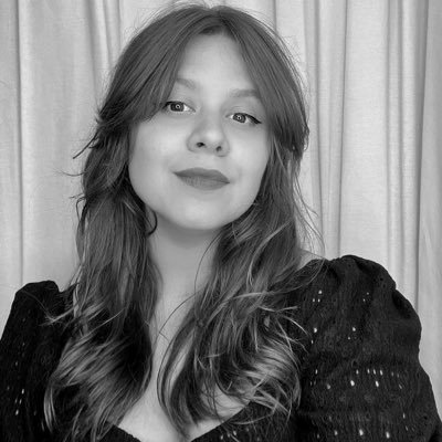 Business Director chez @weareacracy • Ex *insert 2 or 3 advertising agencies names* •