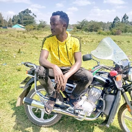 charlskiariE467's profile picture. 