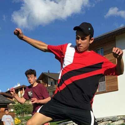 WethliMike's profile picture. 