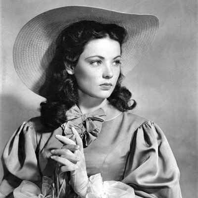 ineverpost4's profile picture. I’m just here to look ✌🏻