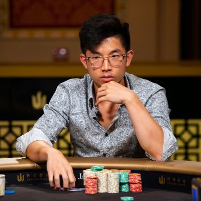 i_r_yum's profile picture. frequent flyer miles collector | ukulele enthusiast | occasionally plays cards