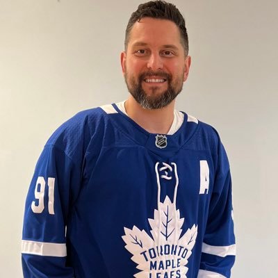 🍁 Full stack web developer and proud father of 2. I love to cook, collecting vinyl records and gaming.