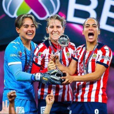 claudiavp20's profile picture. Filmmaker🎥🎞🎬 books 📚/ music 🎶/ football ⚽️🏈/ amateur photographer canon-iPhone 📷📱