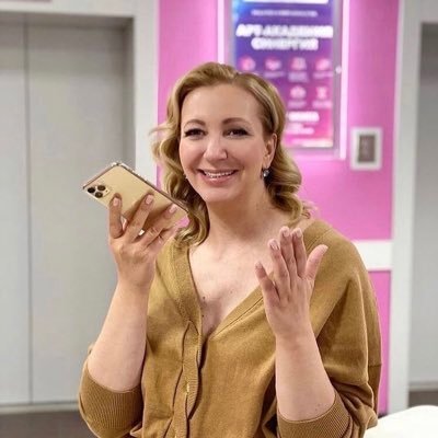 KatherineEdga14's profile picture. 