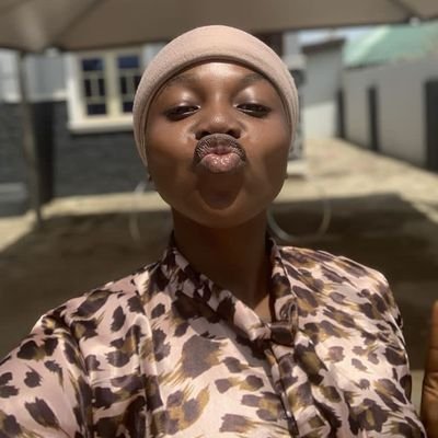 UNILORITE👩‍🎓|| MUSLIMAH🧕|| FOODIE🍔/ JUNKIE😂|| CAPRICORN🎀|| I JUST WAN DEY!!!😂
INSTAGRAM: @__Jhummie
SNAP: @Jhummie9037