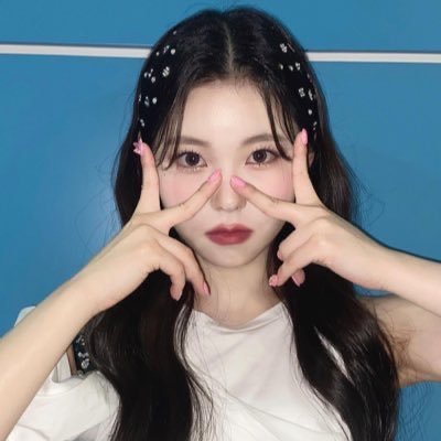 NMlXX_KYUJlN's profile picture. 안녕하세요! 엔믹스의 막내 장규진 입니다 #엔믹스 #규진 🐱 O.O를 응원하고 사랑해주세요. Hello NSWER! I'm #Kyujin the youngest of #NMIXX. Please support our debut 🌸