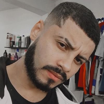 Livra-me, meu Deus, dos meus inimigos, defende-me daqueles que se levantam contra mim. ||