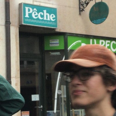 saemischneider's profile picture. he/him