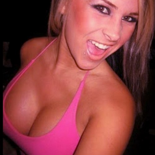 Jessi_love5000's profile picture. If you wanna catch a peek, follow me! thats whats upppp(: ZzZzZzZ