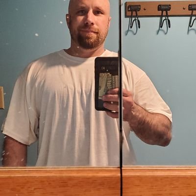 nbarna1983's profile picture. Hard working