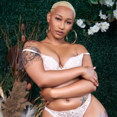 2023 Urban X Award Winner⭐️ 18+ Adult Actress| Subscribe To my OnlyFans| Only IG: daphnethickass| *Professional Self Bookings*