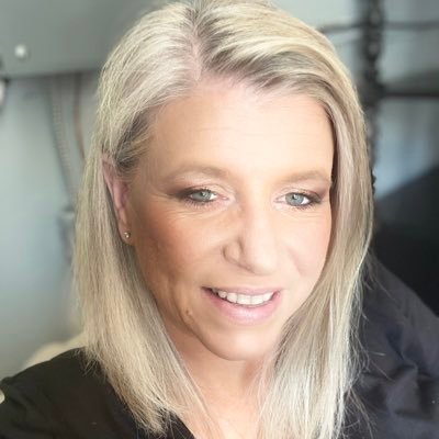 michell4852's profile picture. 