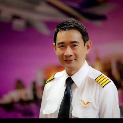 我的名字是 Mike Chong 也知道是 Zhang
原版一 🇭🇰 半香港一半美國 🇺🇸
作為👲飛行員工作