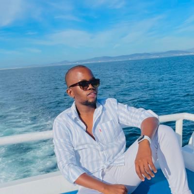 MuhluriRikhotso's profile picture. 👑