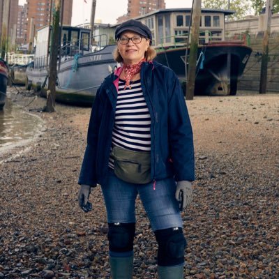 Licensed Thames Mudlark. Up To My Eyes In Silt. Insta:@lizanderson2 Bluesky:@lizanderson.bsky.social #ForeverEuropean 🇫🇷🇵🇱🇬🇧