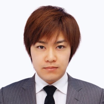 かけるんこと菊地翔と『エクシア合同会社』の前身にあたる『エクシアジャパン合同会社』を立ち上げた共同創業者です。菊地が約束通り配当を支払わないので、自らの給料と会社のお金で顧客への配当を約束金額に調整していたら横領扱いで追放されました。現在はエクシア関係者から出資者のお金を取り戻し刑事事件化させるために活動中。