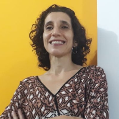 Pesquisa a interseção política/gênero/linguagem. Jornalista, cofundadora da iniciativa Meu Voto Será Feminista e do projeto Narrativa Pública Personalizada.