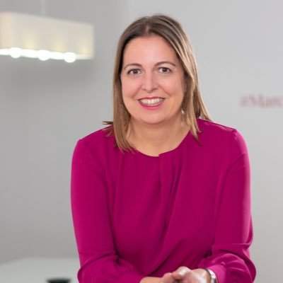 Socia Directora de ESSENTIA CREATIVA. Presidenta de DIRECTIVAS DE ARAGÓN. Vicepresidenta CEOE Zaragoza.