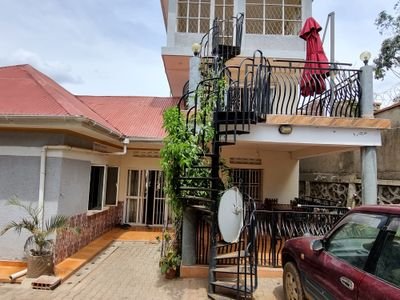 Providing short & long term accommodation to Expats from a now retired Expat😁
Email: expatsdenmbarara@gmail.com
Whatsapp:📞 +256782926851
Airbnb: ExpatsDen