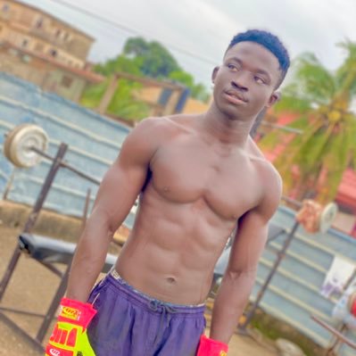 EMMANUE69005008's profile picture. Success always hugs you in private... but failure always slaps you in the public ! that's life.