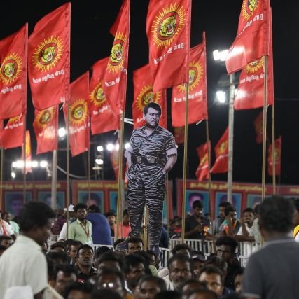 என்றும் பிரபாகரன் வழியில்
ஈழ விடுதலைக்காக போராடுவேன்
தலைவர் மீண்டும் வருவார் ஈழ மக்களுக்காக போராடுவார் 
         புலிகள் தாகம்
              தமிழீழ தாயகம்