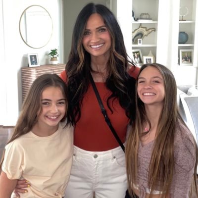 lisa_carmola's profile picture. 