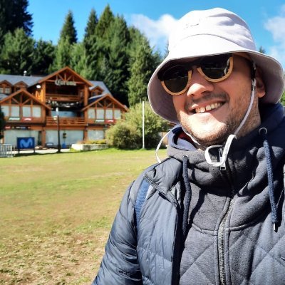 S_m_c_lli's profile picture. Software Developer at @wyeworks