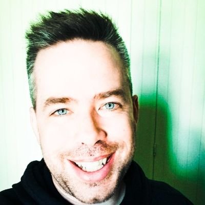 Amateur de jeux vidéos, de musique et d'interactions humaines.
Video game, music and human interaction enthusiast.