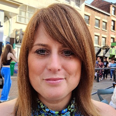 lisaj1973's profile picture. 