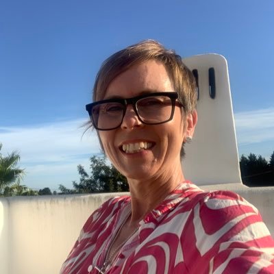 ⚡️CEO & Founder of creative & brand consultancy, Glow ⚡️NED Business South ⚡️Passion for nurturing talent ⚡️Cycles. Swims. Laughs. Fizz.