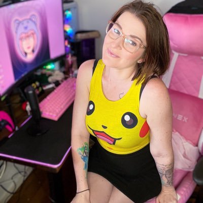 she/her | cozy gamer | gaming & film reviews | snack connoisseur | elder millennial