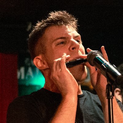Solo sigo en Twitter porque está mi madre.
jaimelorite@gmail.com