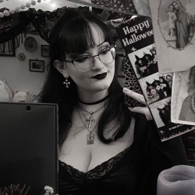 foginferno's profile picture. horror • goth • veg • 21