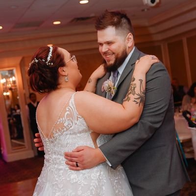 RageNLove91's profile picture. Married to Tara 1/1/15 💛💚 Green Day is life, Billie Eilish fan. Proudly support #NJDevils #TogetherBlue #RepBX #LakeShow #prowrestling