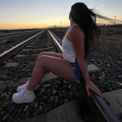 samanthamomburg's profile picture. 