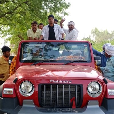 समाजसेवी 🙏
आंखों में,
नींद बहुत है पर सोना नहीं है,,
📝📚शिक्षा गुलामी से.. मुक्ति का द्वार खोलती है📖
💞जिन्हें दूर तक जाना होता है वो रास्ता खुद बनाते है💞