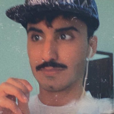 اخترتُ الصمتلأنه لا توجد طريقة أدافع بها عن نفسيسوى تذكيرك بما قدمتُ لك ، ومن يحب بصدق لا يُعدّد تضحياته ولا يَمُنُّ بعطاءه £ جازان