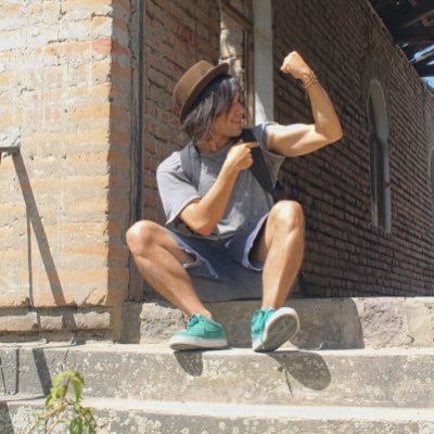 La Tierra está a 1.372.835 años Luz de Marte. O lo que es lo mismo, a dos campos de fútbol de Oliver y Benji. IG: tato_mantilla