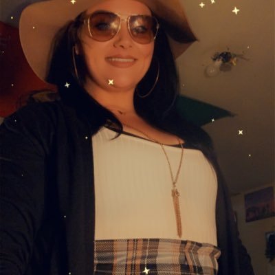 Kimberl20222835's profile picture. I’m a leo ♌️ 
I’m a mom too two girls ❤️💪🏼🤞🏼
I’m 23 until my bday 8/13/22😈🥳
If u wanna know sum about me just ask…🤷🏽‍♀️