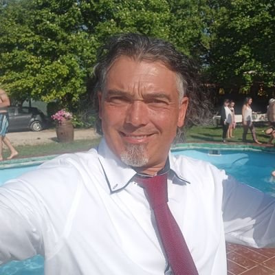 Lele753's profile picture. Se un uomo non è disposto a lottare per le sue idee o le sue idee non valgono nulla o non vale nulla lui!!! 💙💛❤