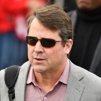 Evil Defensive Analyst for the University of Georgia. I’m the man behind the man *parody account*