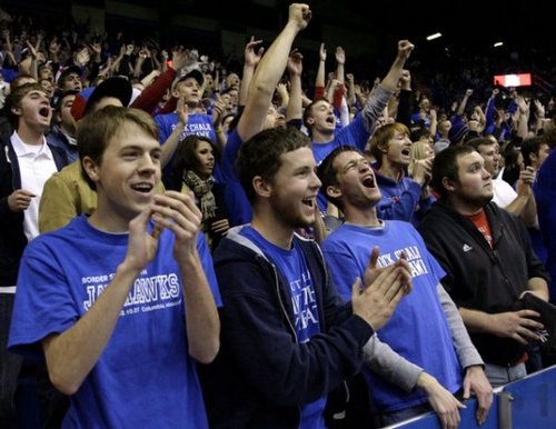 KU alum 2010. Sporting KC, KU football and KU basketball season ticket holder.