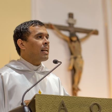 Yo estoy en medio de ustedes como el que sirve (Lc. 22,27)
Sacerdote Católico...
Sembrar Esperanza...
Ayudar a descubrir el valor que tenemos como persona.