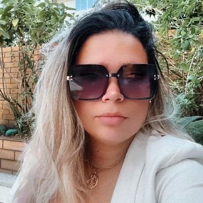Desde 1992 fazendo merda de forma desordeira.
segue no insta @carolsadlac