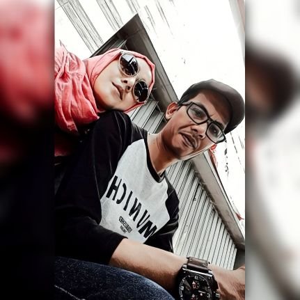 Estehcoklat1's profile picture. seneng esteh. seneng coklat. seneng kopi. seneng dolan. seneng jajanan. seneng foto. seneng difoto. seneng puisi. seneng musik. seneng kegamblehan.