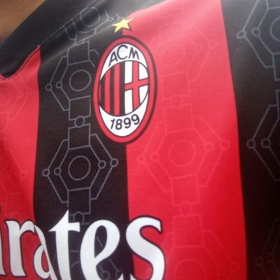 TIFO MILAN ❤️🖤
IL MILAN È MALDINI!!!!
Amo Mandy Rose ❤️