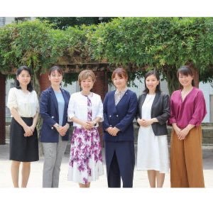 広島市東区光町にある司法書士事務所です。開業23年目。女性司法書士を始め、スタッフは全て女性でお手伝いさせていただいています。業務は、不動産登記・相続手続き・遺言・公正証書作成・後見・任意整理・過払い金返還請求・破産・個人再生手続きなどです。