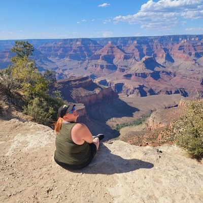 ObviouslyAlex21's profile picture. Swiftie since '06. Taylor waved at me at rep tour Philly and made my life. 🥺❤ #SeniorSwifties