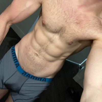 18+. 6’3 Jock top in DC. Pic is me. very nsfw and 18+. I try to answer all DMs :)