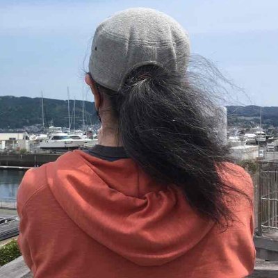 制作者自身のアカウントです。昨年この世で一番の応援者で同志の妻「お茶汲みさん」が逝ってしまい、私ひとりの時計工房となってしまいました。時計の最新情報はこちらのアカウントをご覧ください。@AmijakanWatch 「お茶汲みさんの個人アカウント」はこちら@marikono9